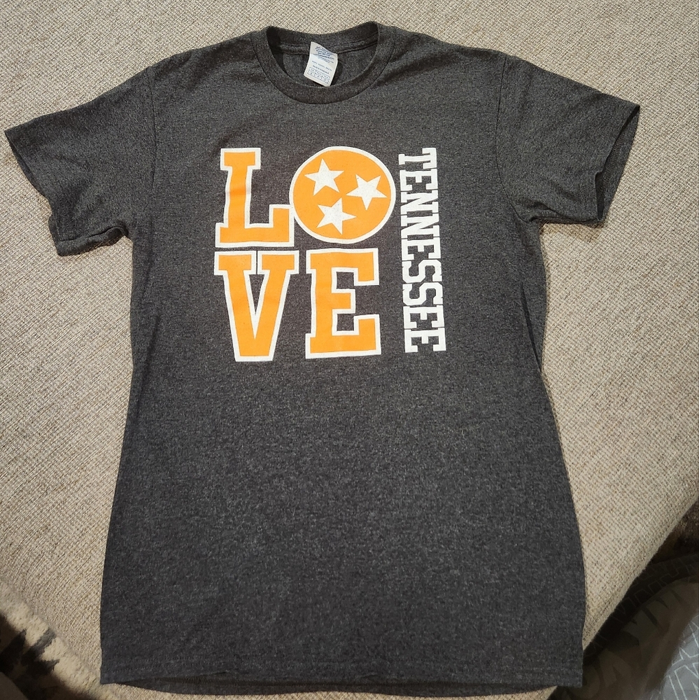 Tennessee shirt small go vols
